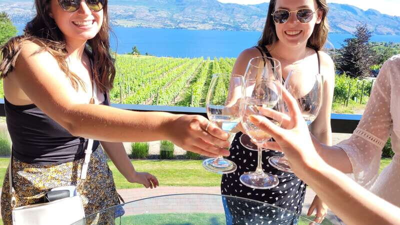 West Kelowna: Afternoon Sightseeing and Wine Tour - Comfort details you’ll actually notice: snacks, water, and walking