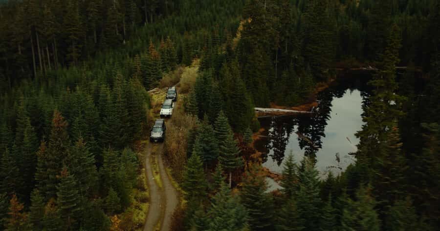Whistler: Afternoon/Evening Bear Viewing Scenic Tour - The Land Rover Defender 130: off-road comfort with real views