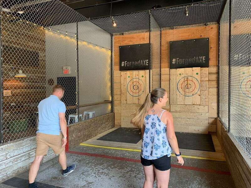 Whistler: Axe Throwing Experience - Your 1-hour axe throwing session in Whistler (what happens when)