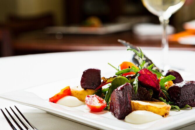 Whistler Guided Lunch Tour - 4 Restaurants in 1 Fun Afternoon - Progressive lunch in Whistler: four stops, one easy afternoon