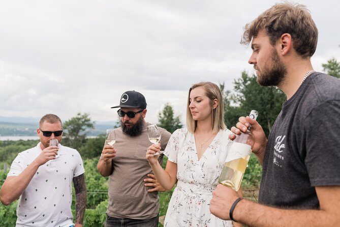 Wine Tasting on Ile d'Orleans - Guides, humor, and how to make the most of the commentary