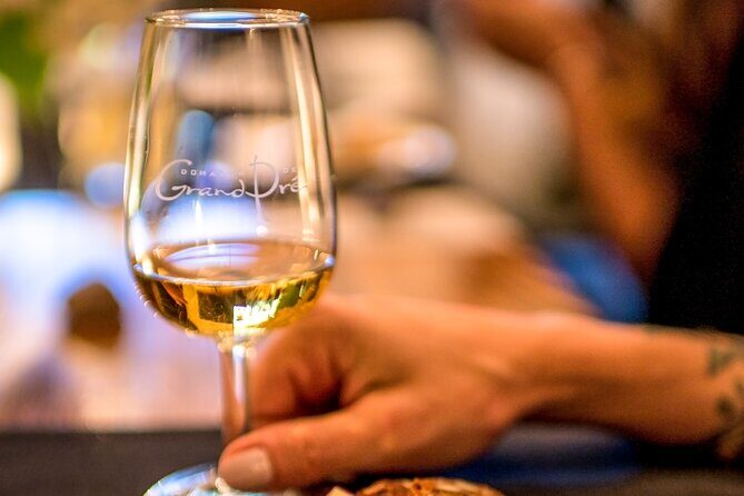 Wine Tour Wolfville Wine Tours in Nova Scotia- 6 Hours - Wolfville Wine Country in a 6-Hour Private Day