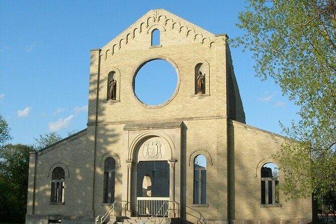 Winnipeg's Most Haunted: a Smartphone Audio Ghost Tour - Starting at The Forks Market: where Winnipeg’s spooky route begins