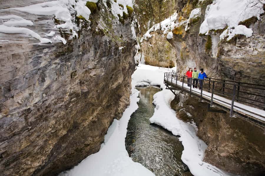 Winter Hikes, Gondolas, and Banff Day Trip - Planning Your Winter Banff Day: Timing and How the Route Flows
