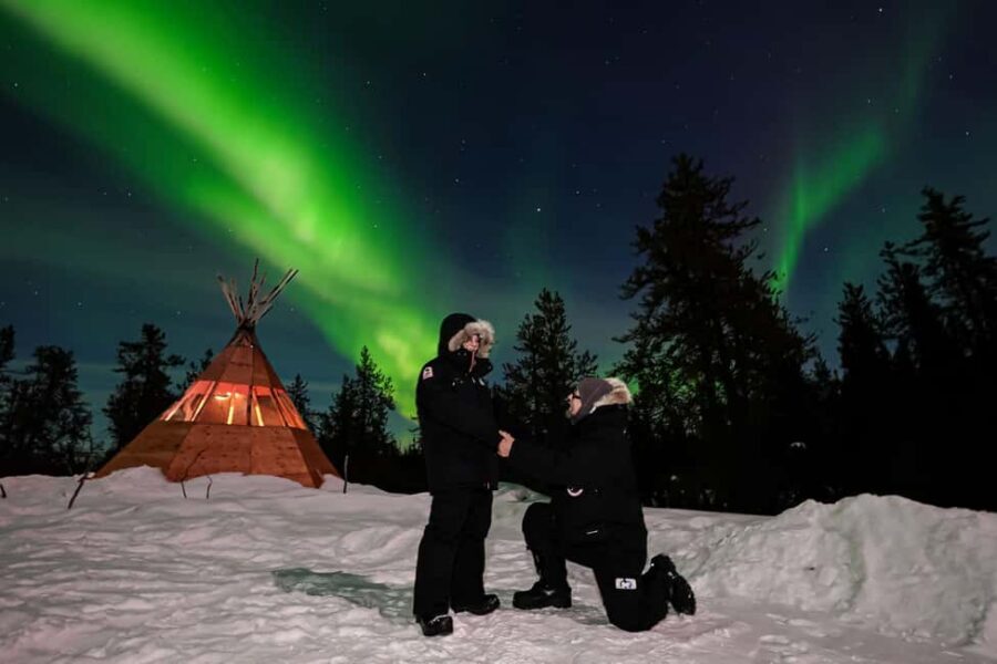 Yellowknife: 2 Nights Aurora Hunting and Viewing in Cabin - Day 1: guided Northern Lights hunting tour (science, myths, and driving to the good spots)