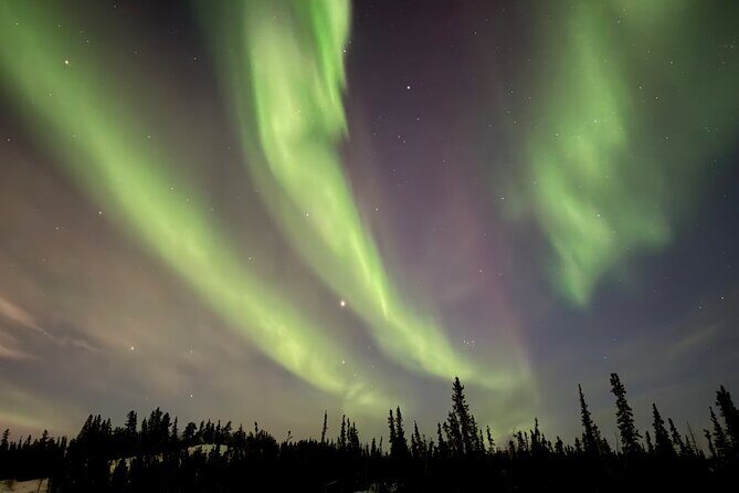 Yellowknife Aurora Hunting Tours by Bus - Stop 3: Pontoon Lake for the longest sit