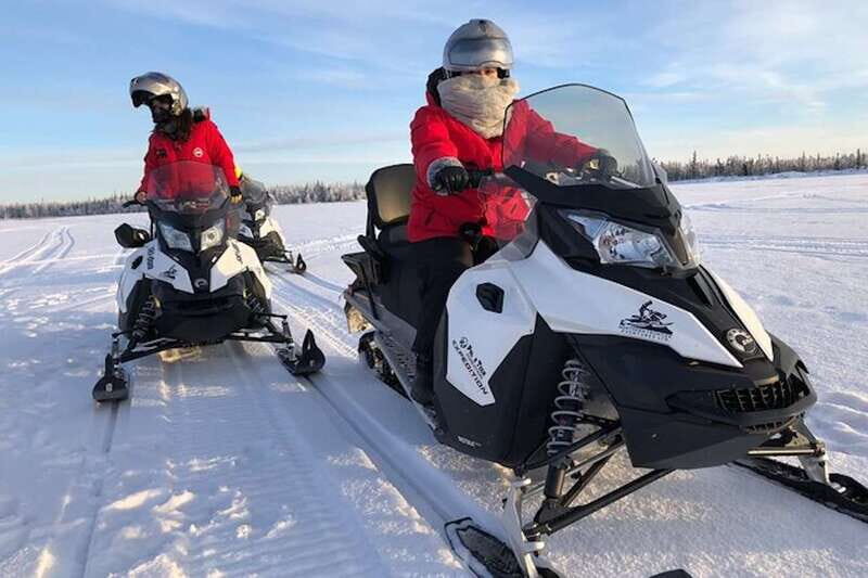 Yellowknife: Backcountry Snowmobile Tour in Yellowknife - On the snowmobile: the pace, the rules, and the joy of control