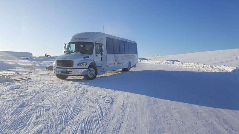 Yellowknife: City Tour - NWT Diamond and Jewellery Center: a stop with local commerce