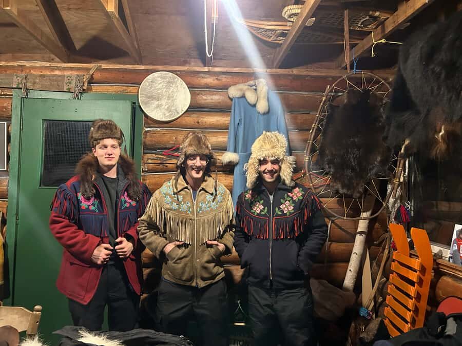 Yellowknife: Indigenous Dog Sledding Experience - Meeting the sled-dog kennel near 185 Curry Drive