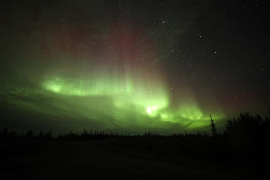 Yellowknife: Northern Lights Chasing Tour by Bus - Why Yellowknife’s aurora chasing works better than fixed spots