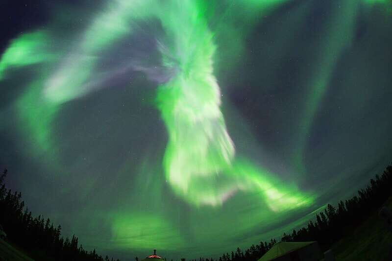 Yukon: Aurora Borealis Late Night Viewing Tour - Your guide’s aurora explanation and the camera help that saves frustration