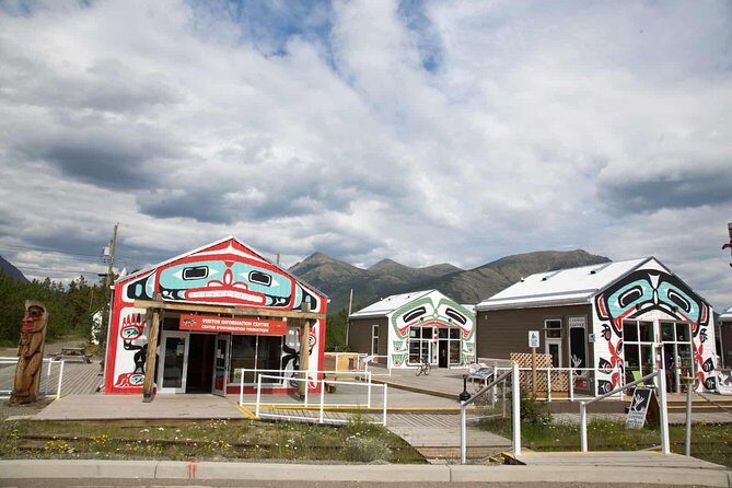 Yukon Gold Experience feat. Emerald Lake & Carcross - Wild Adventure Yukon: gold panning and the museum stop